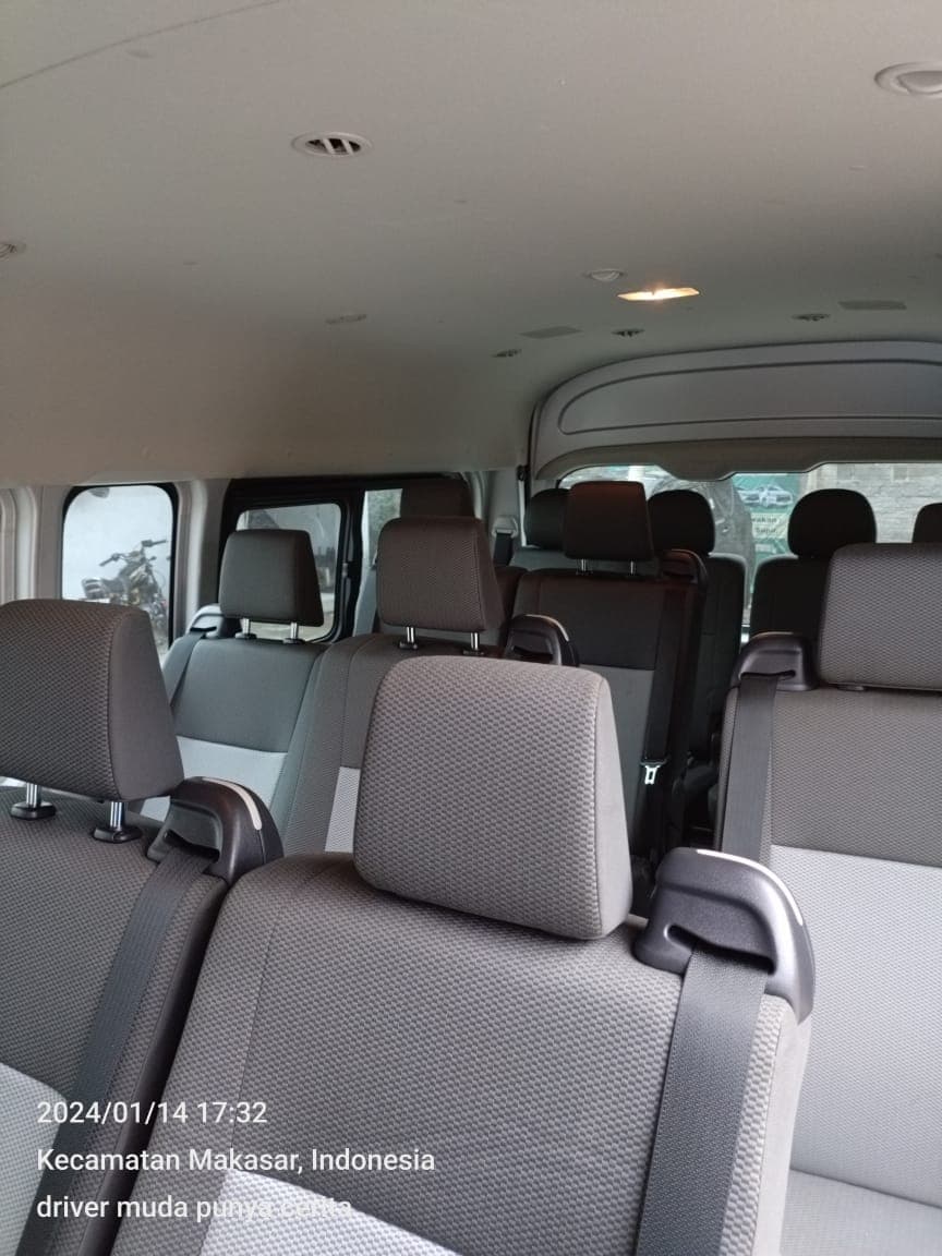 Toyota Hiace Commuter — foto 8