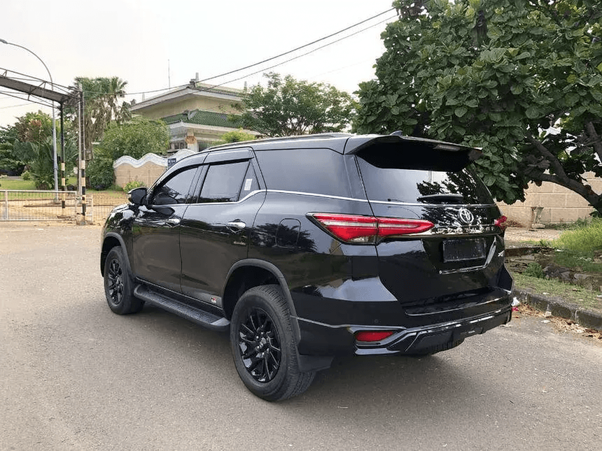 Toyota Fortunuer — foto 3
