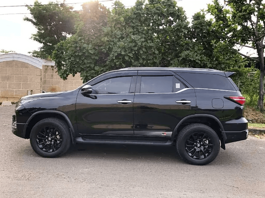 Toyota Fortunuer — foto 4