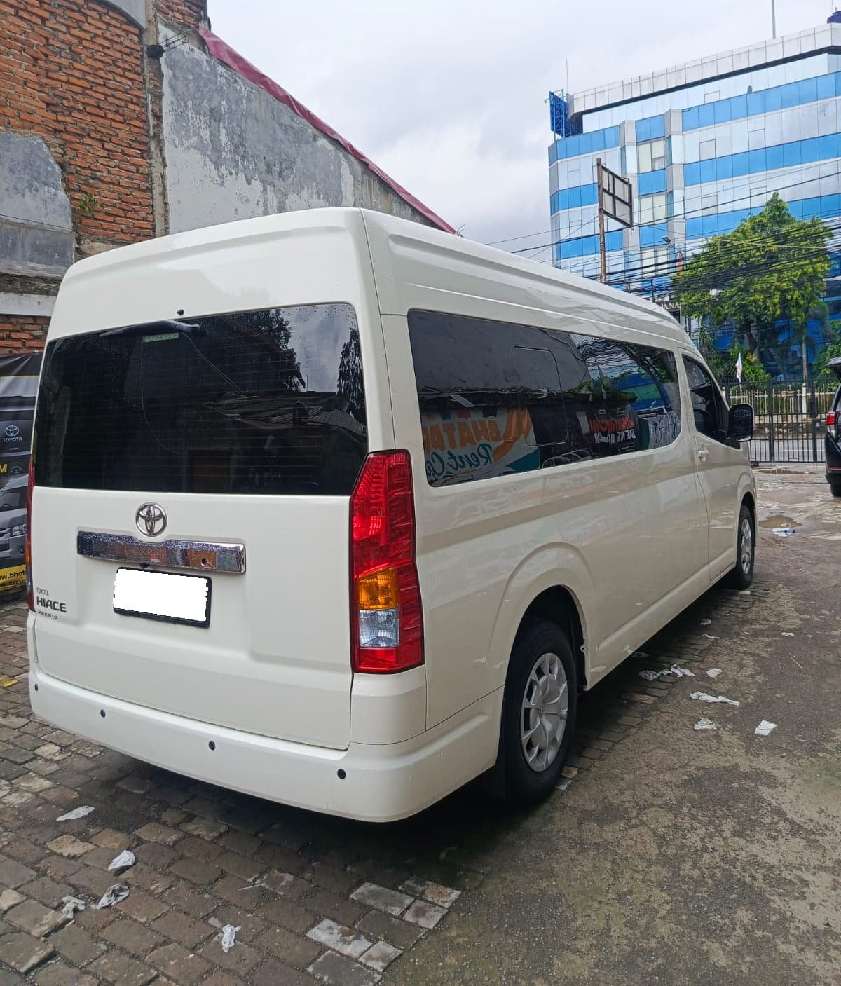 Toyota Hiace Premio — foto 3
