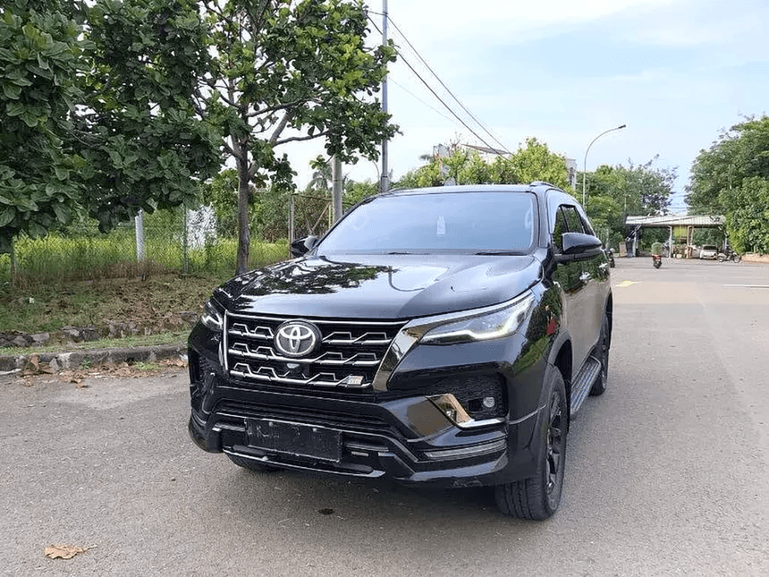 Toyota Fortunuer — foto 2