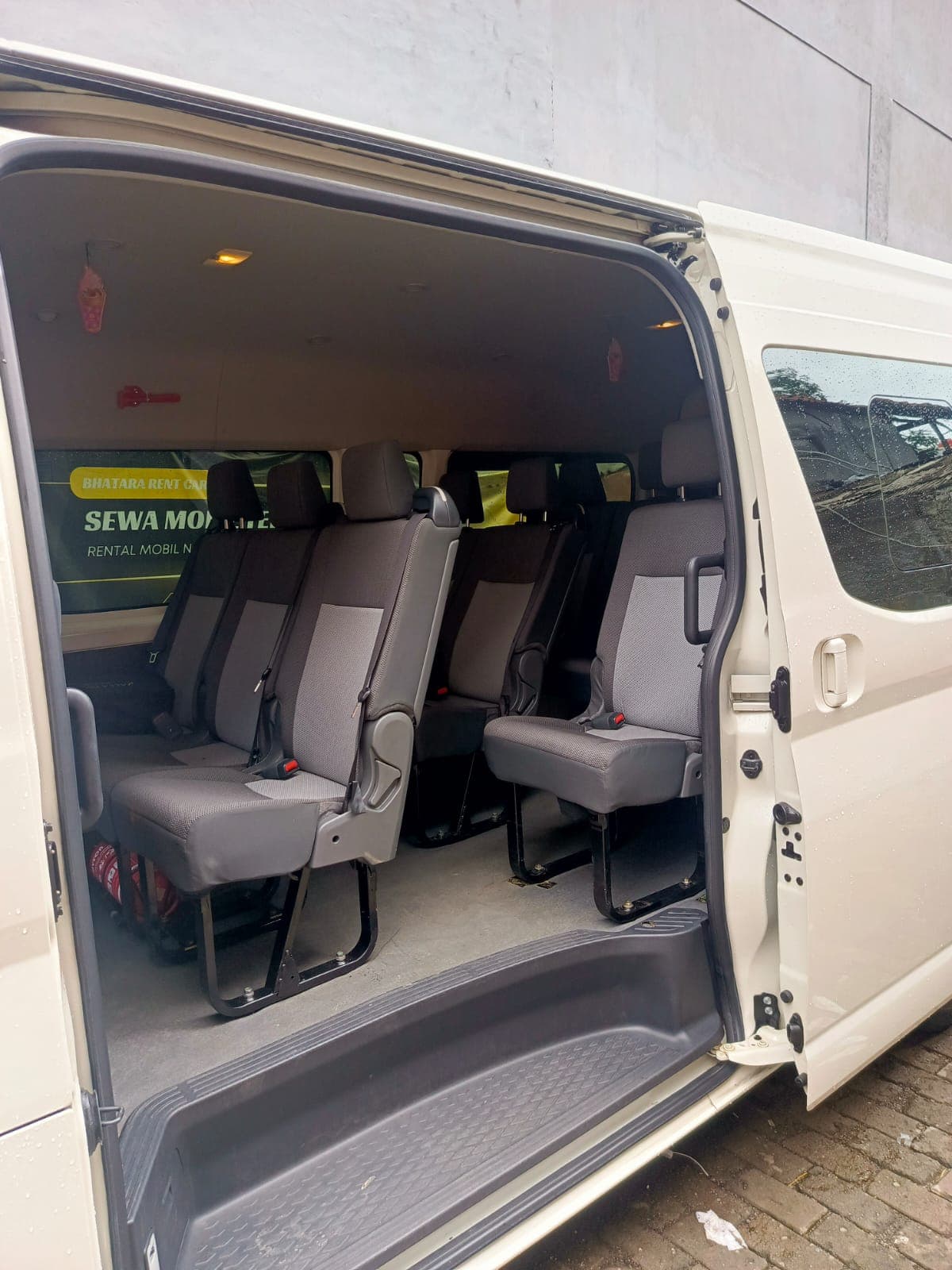 Toyota Hiace Premio — foto 4