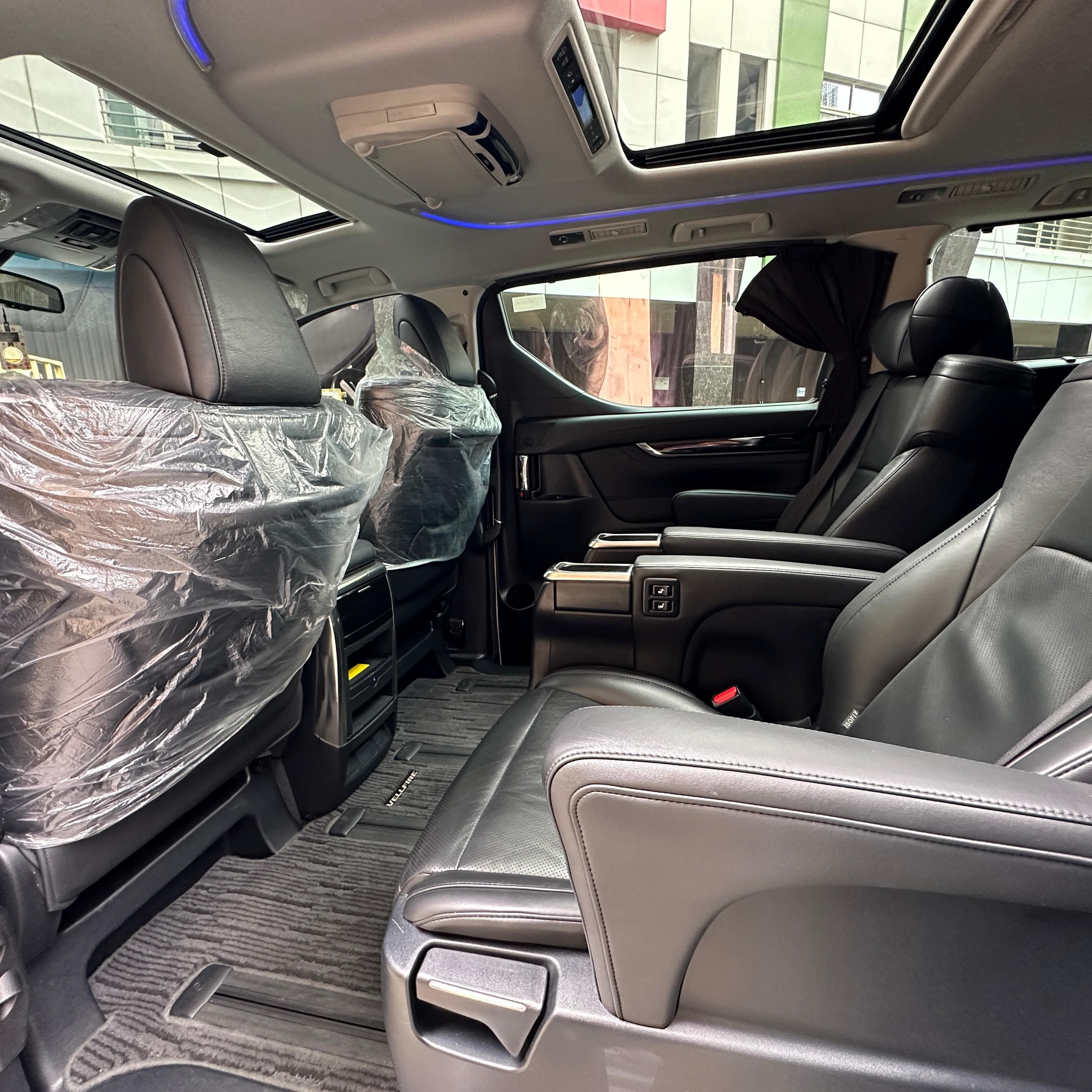 Toyota Vellfire — foto 4